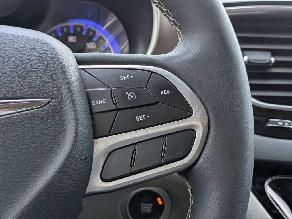 Used 2023 Chrysler Voyager LX image 27