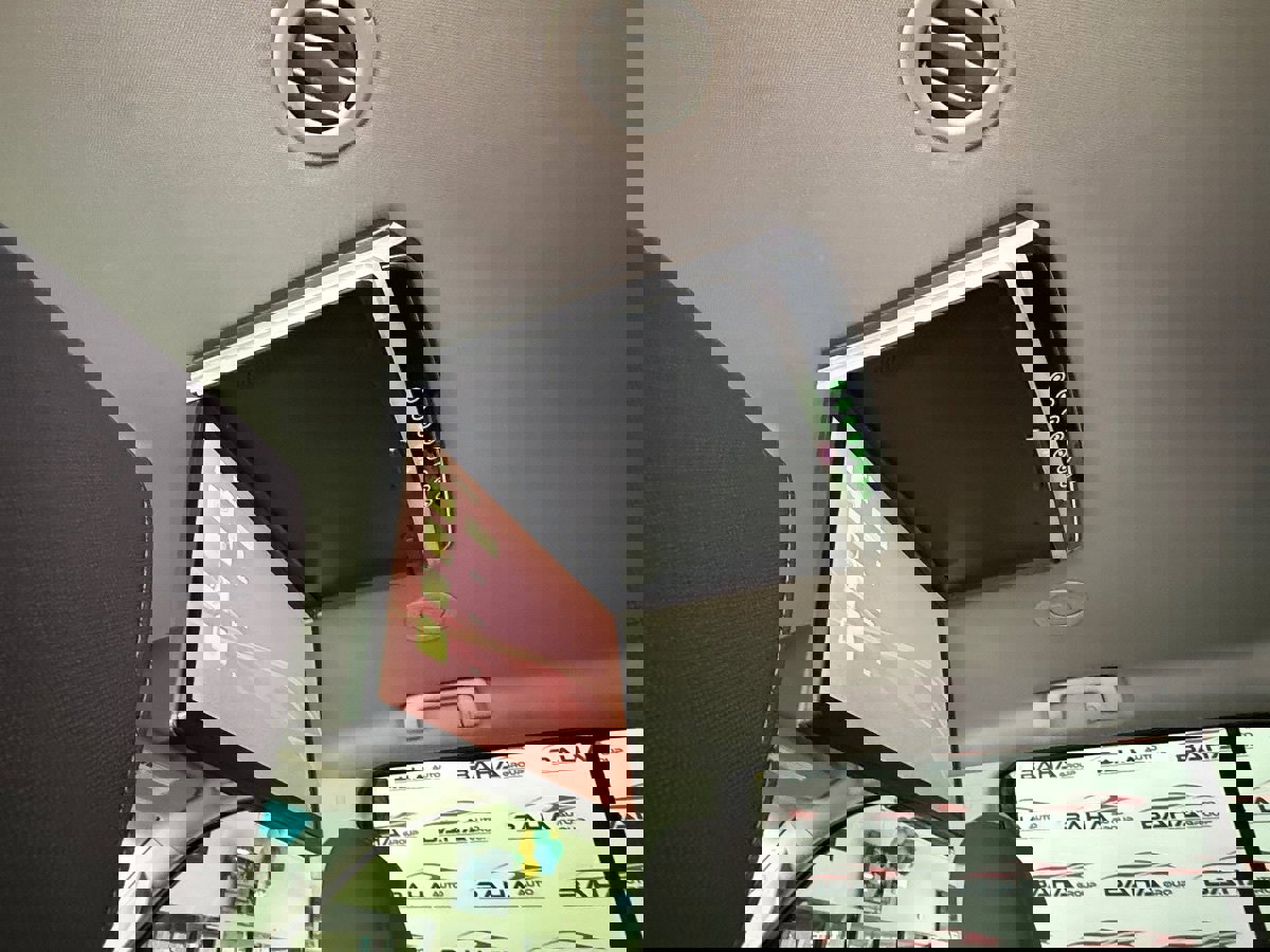 Used 2015 GMC Yukon XL SLE w/ Convenience Package image 28