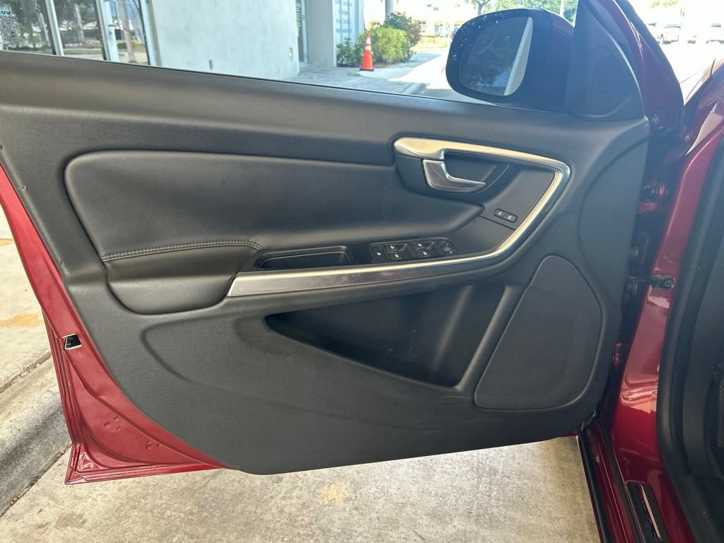 Used 2013 Volvo S60 T5 FWD image 32