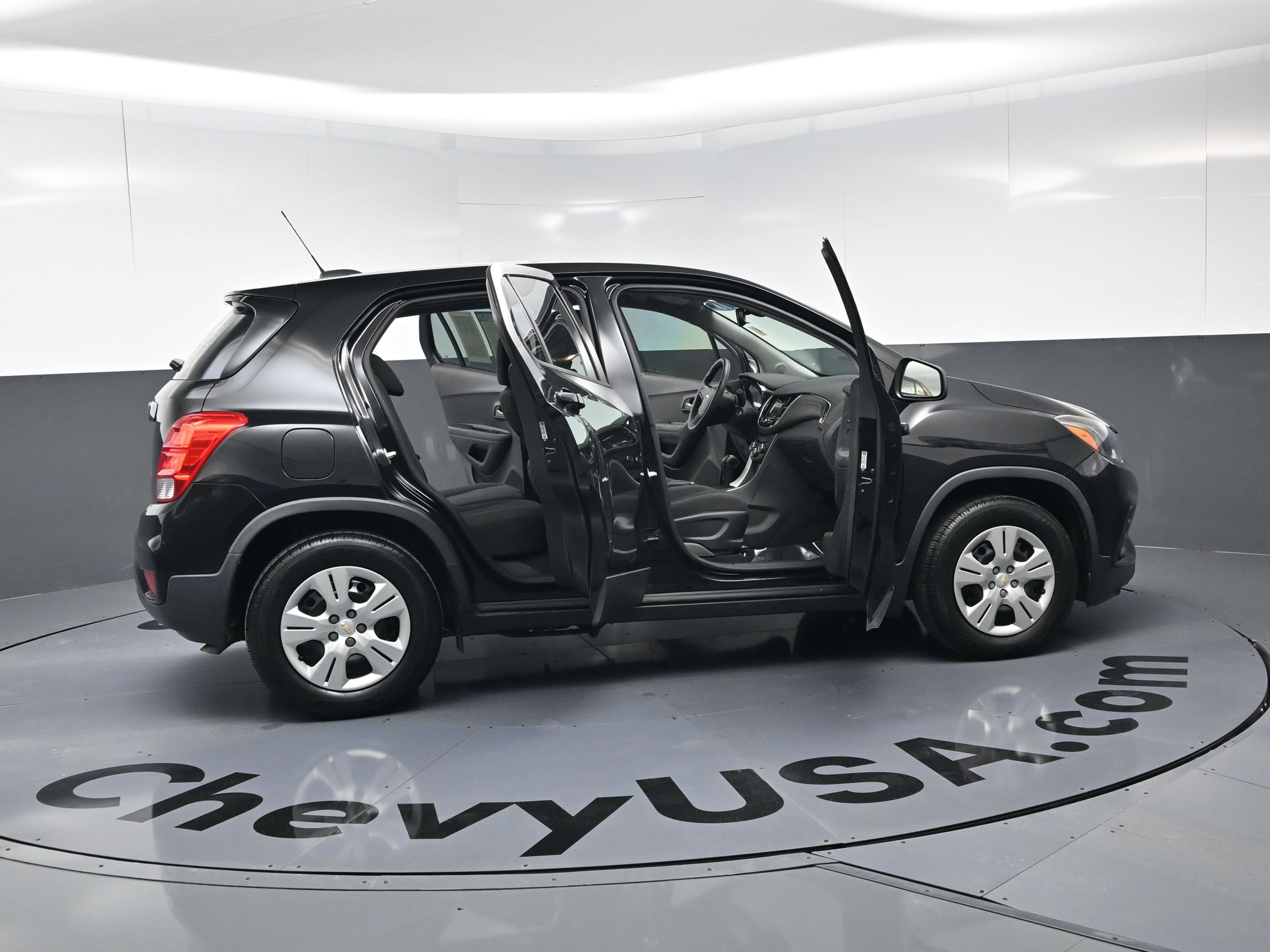 Used 2018 Chevrolet Trax LS image 24