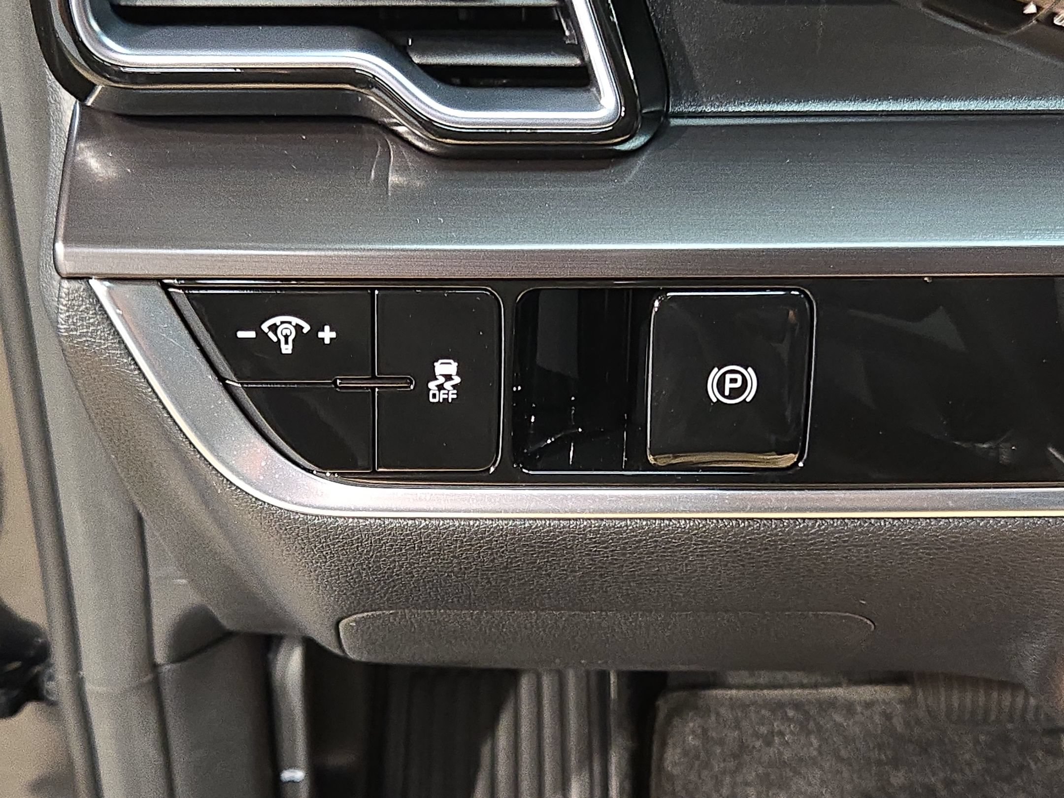 Used 2025 Kia Sportage EX FWD image 24