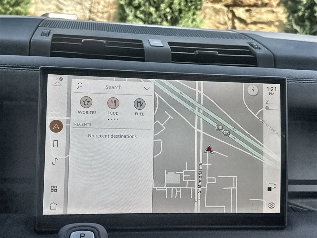 Used 2025 Land Rover Defender 110 S image 18