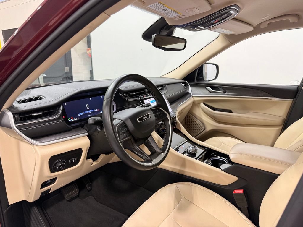 Used 2022 Jeep Grand Cherokee L Limited AWD/4WD image 11