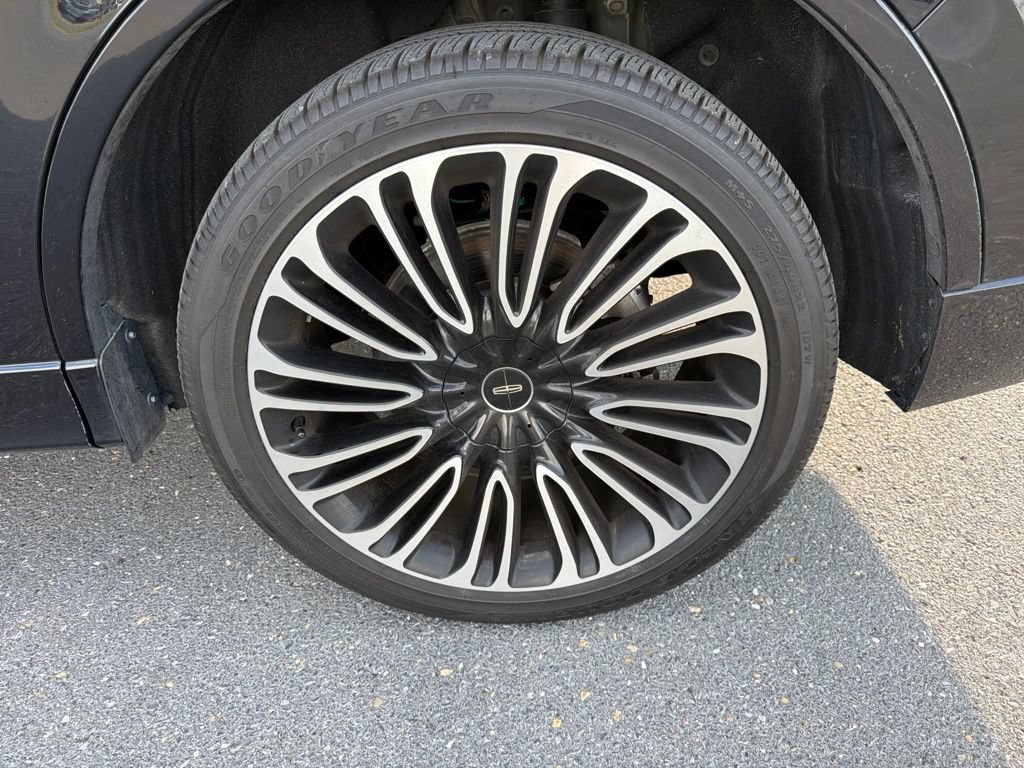 Certified 2025 Lincoln Aviator Black Label AWD/4WD image 12
