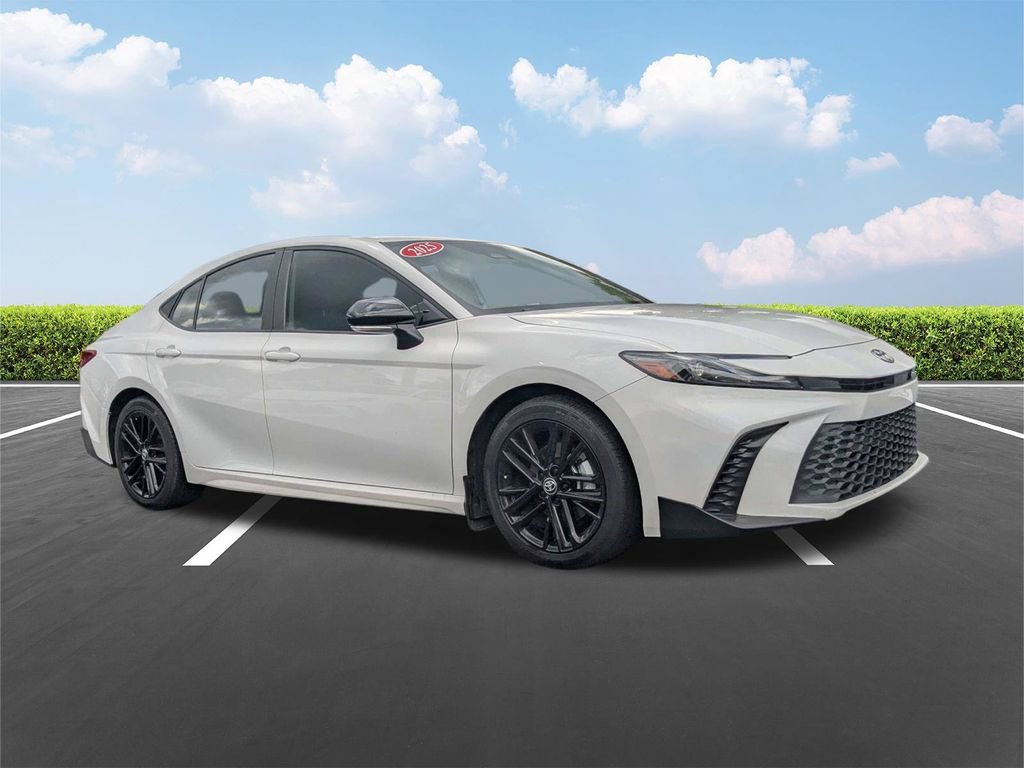 Used 2025 Toyota Camry SE FWD image 5