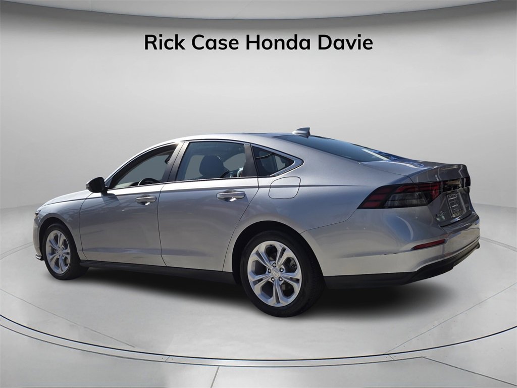 Certified 2023 Honda Accord LX image 7