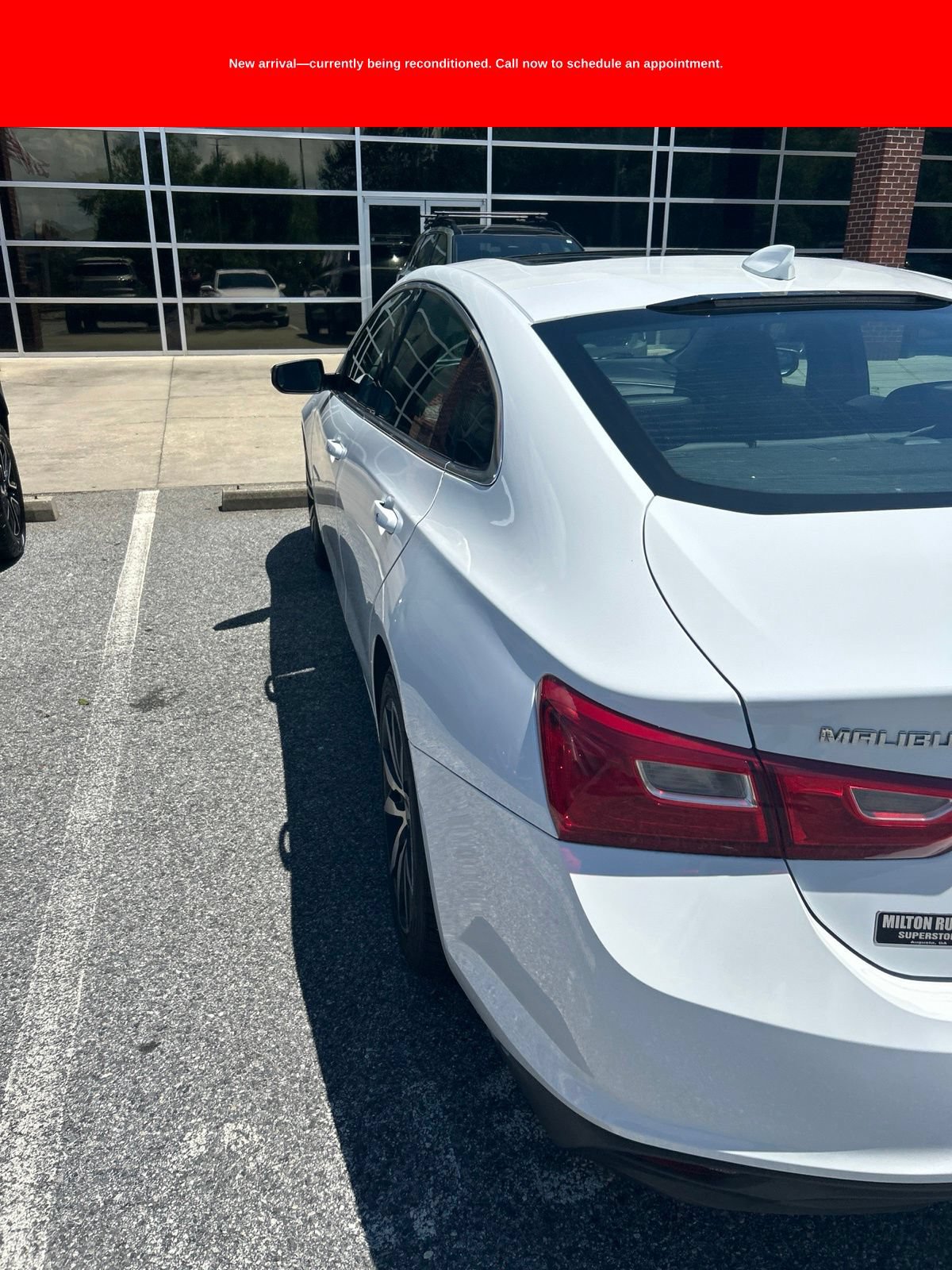 Used 2017 Chevrolet Malibu LT w/ Leather Package FWD image 11