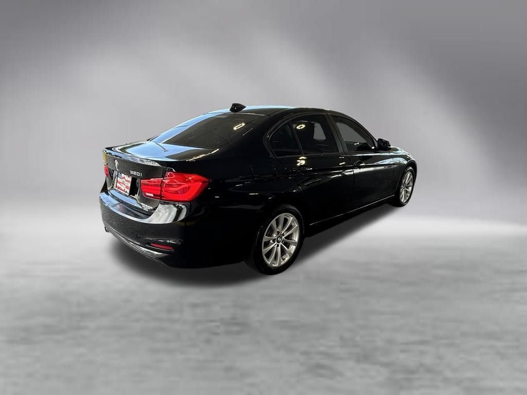 Used 2016 BMW 320i xDrive Sedan AWD/4WD image 4