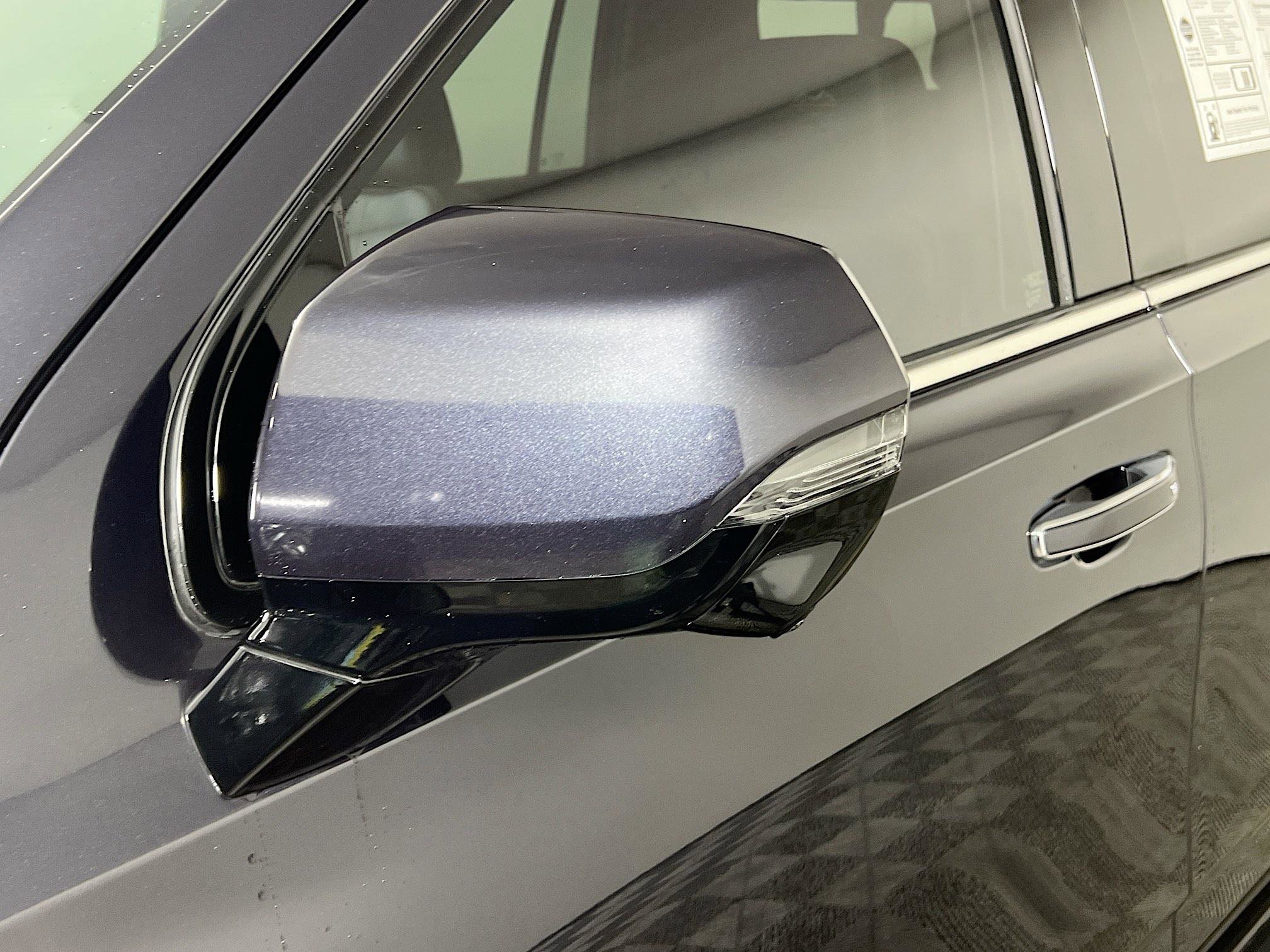 Used 2025 Chevrolet Suburban High Country image 13