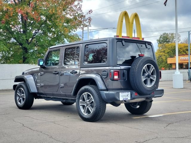 Used 2023 Jeep Wrangler Unlimited Sahara AWD/4WD image 3