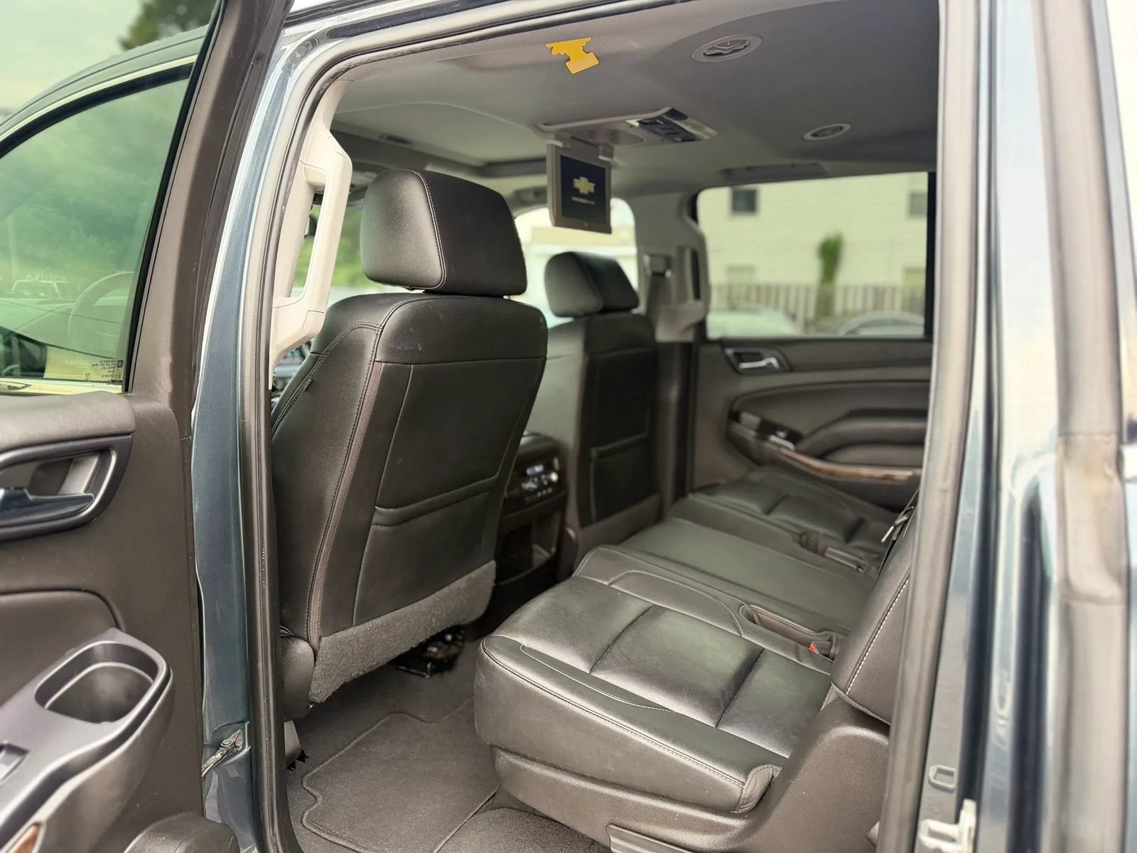 Used 2019 Chevrolet Suburban LT RWD image 16