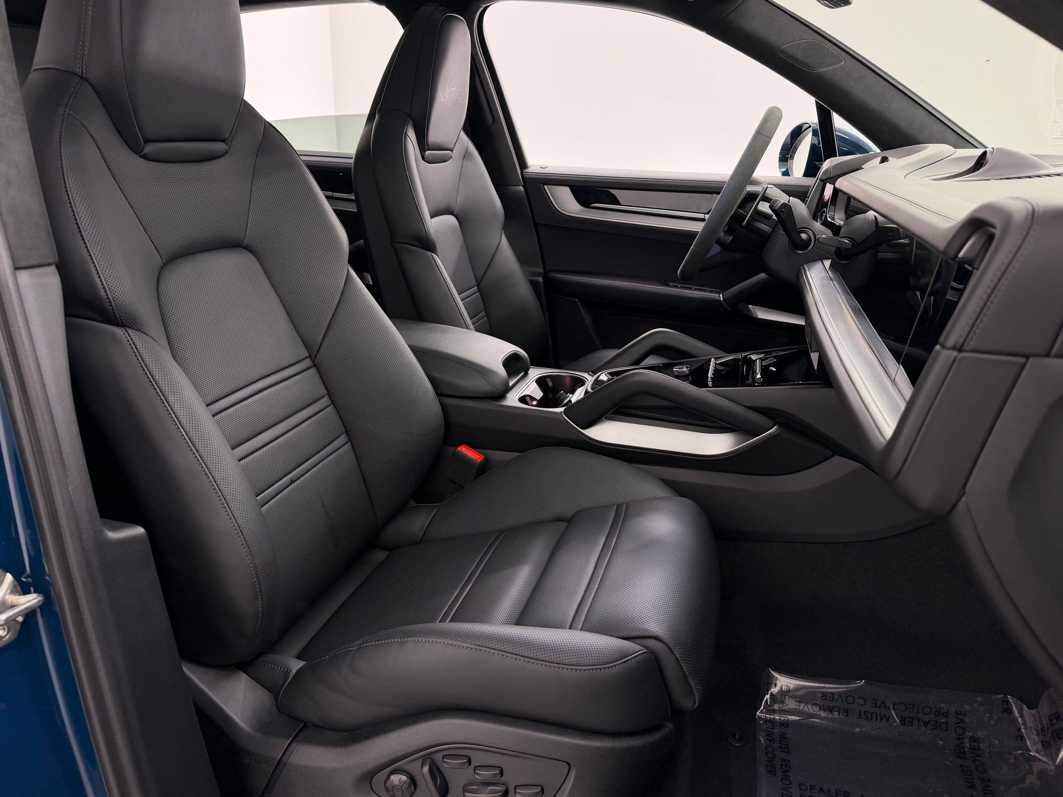 New 2025 Porsche Cayenne GTS AWD/4WD image 24