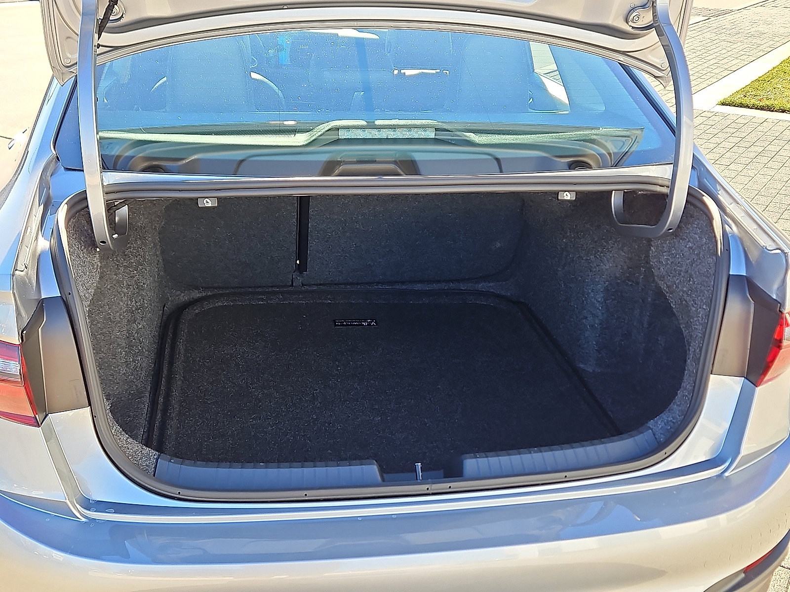 New 2026 Volkswagen Jetta SE image 7