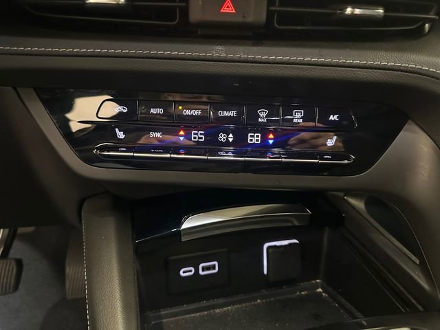 Used 2023 Buick Envision Preferred image 27