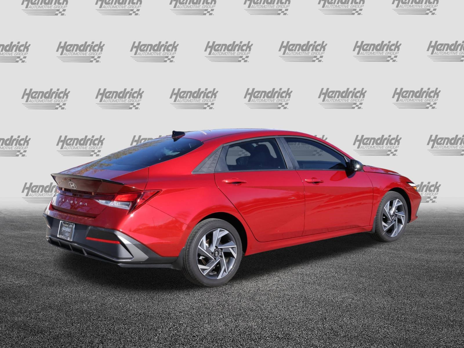 Used 2025 Hyundai Elantra Sport image 9