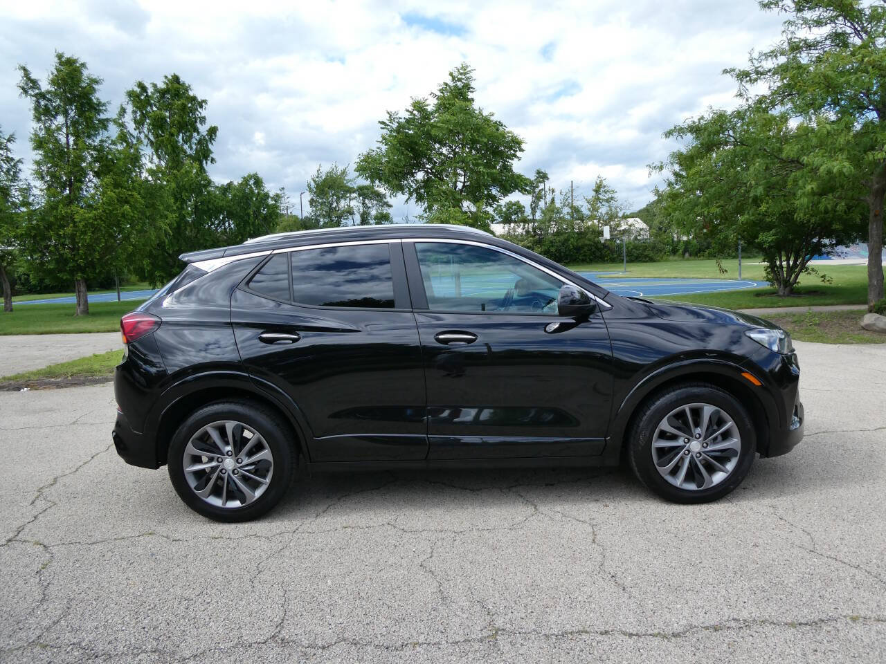 Used 2020 Buick Encore GX Select w/ Sport Touring Package FWD image 4