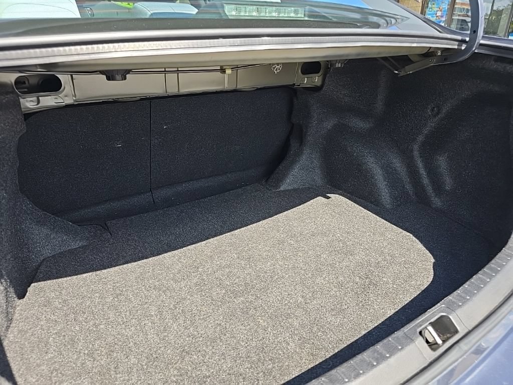 Used 2017 Toyota Corolla LE w/ Carpet Mat Package (TMS) FWD image 34
