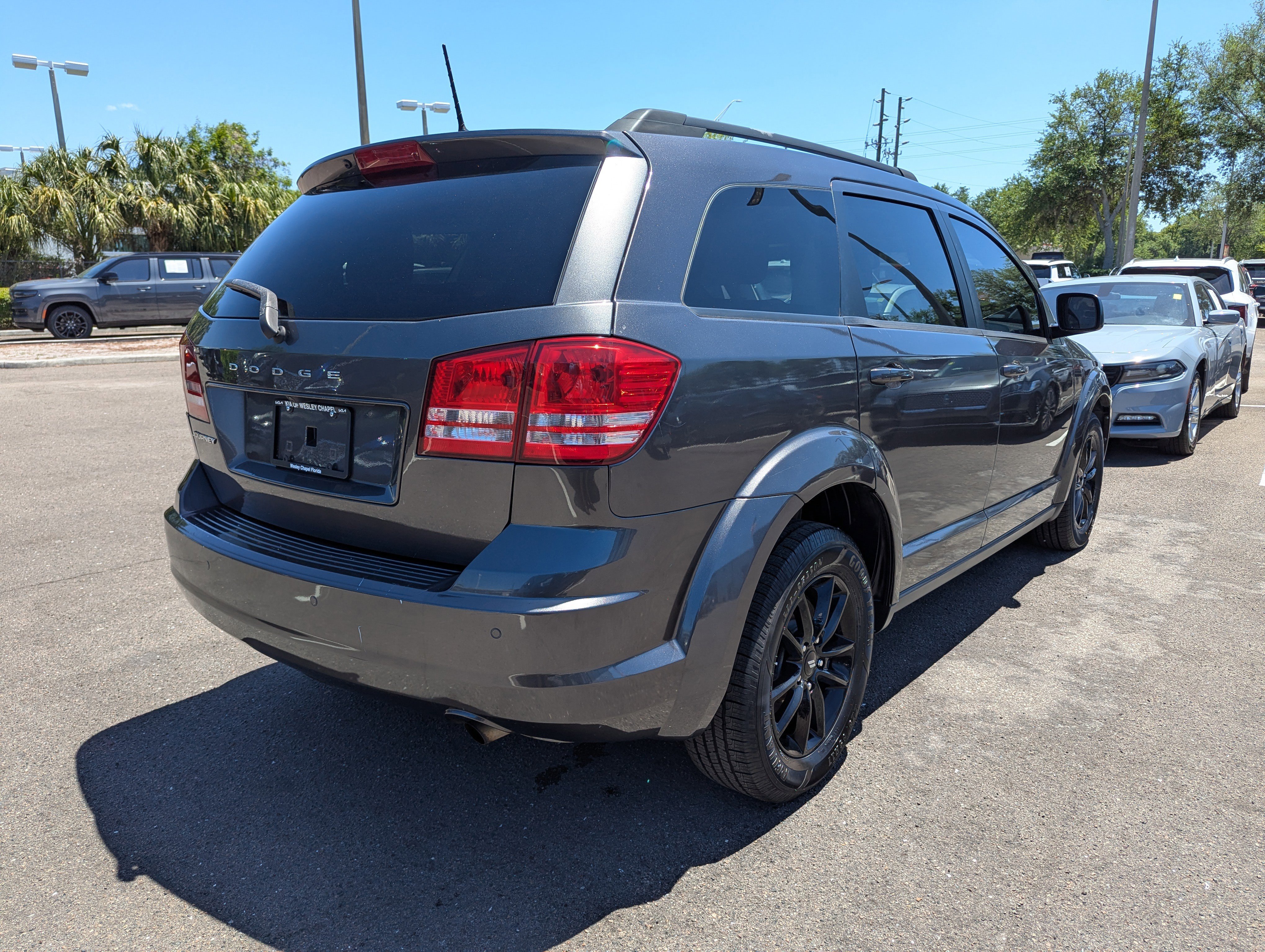 Used 2020 Dodge Journey SE w/ SE Popular Equipment Group image 8