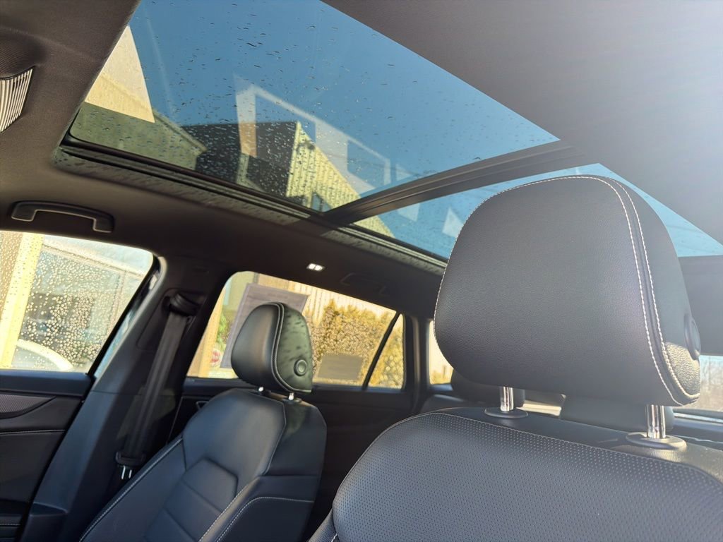 Used 2025 Volkswagen Atlas Cross Sport SEL R-Line image 12