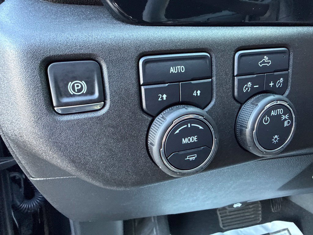 Used 2025 Chevrolet Silverado 1500 LT AWD/4WD image 22