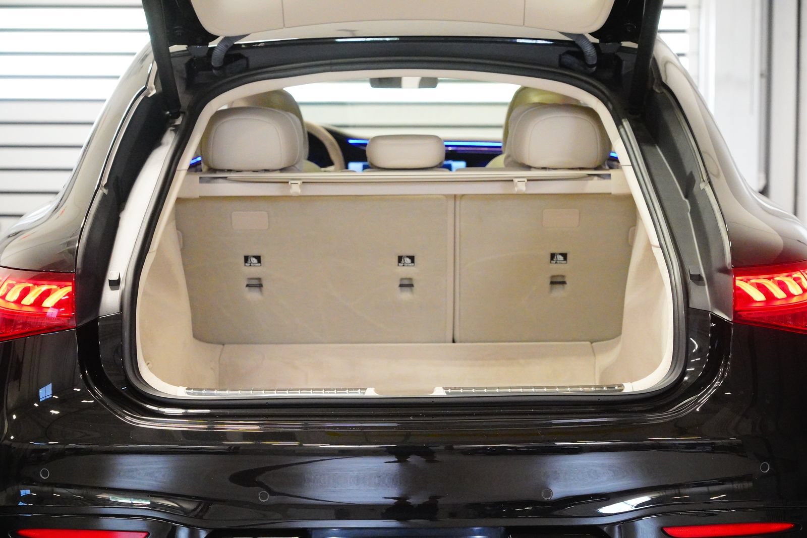 Certified 2023 Mercedes-Benz EQS 580 4MATIC Sedan image 30