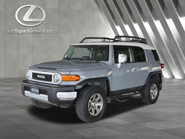 Used 2014 Toyota FJ Cruiser 4WD w/ Upgrade Package image 3
