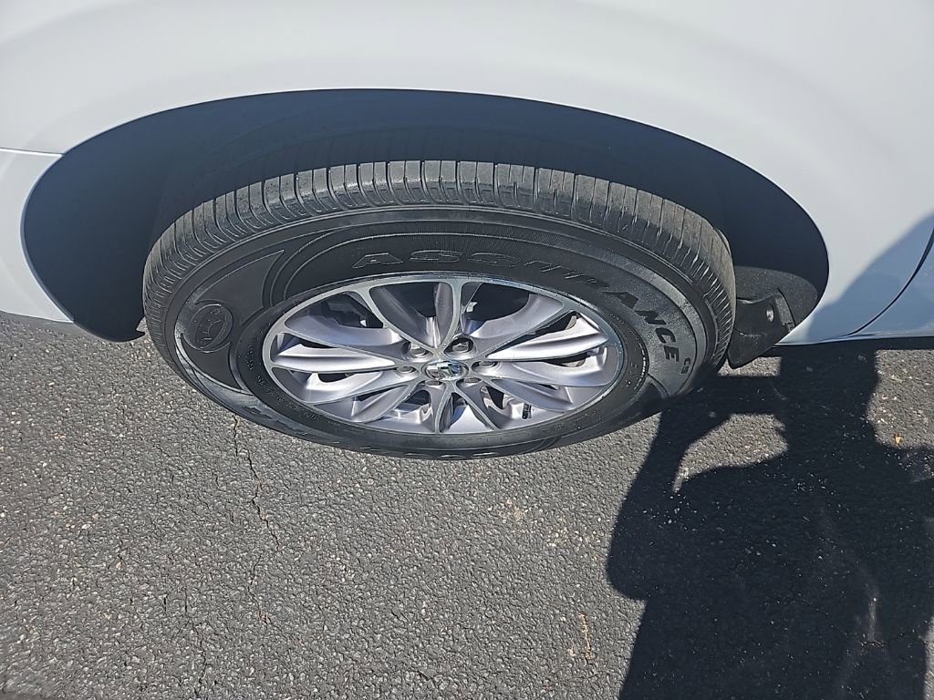 Used 2024 Buick Enclave Premium AWD/4WD image 11