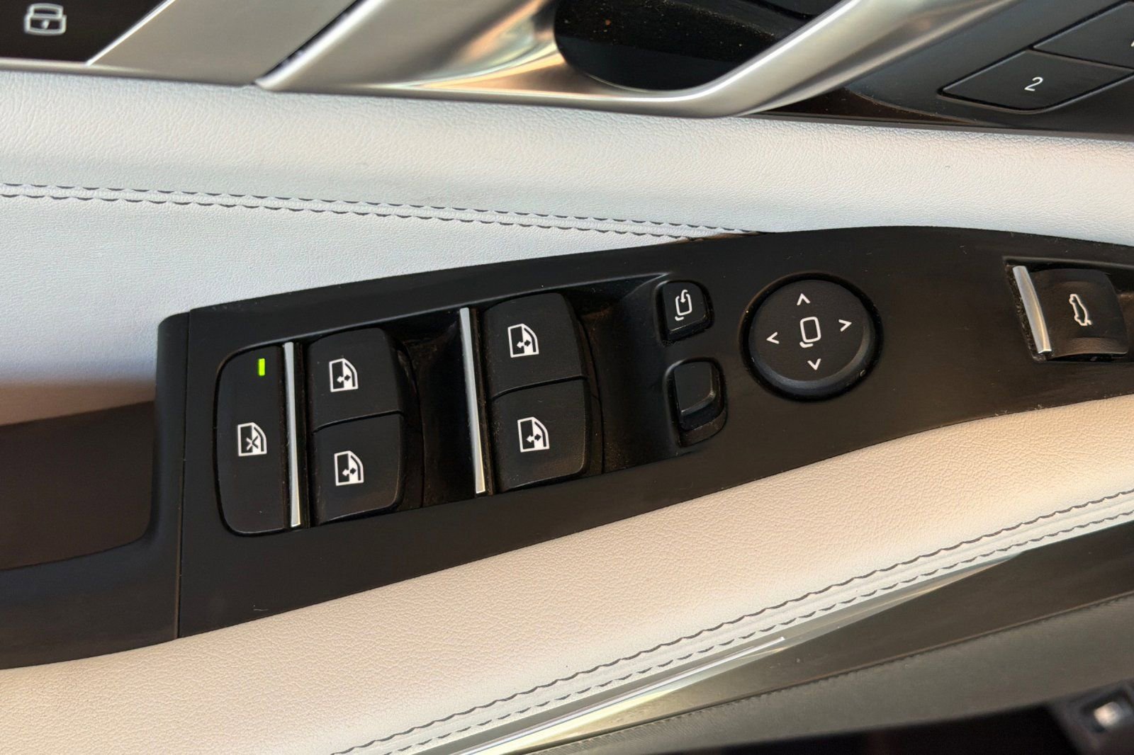 Used 2024 BMW X5 xDrive50e w/ Premium Package image 14