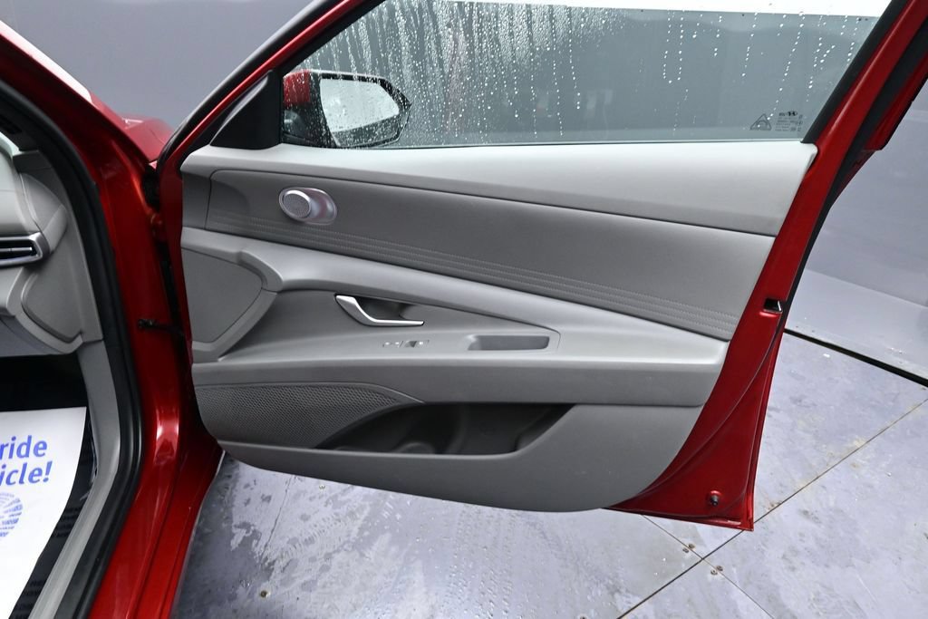 Used 2024 Hyundai Elantra SEL FWD image 18