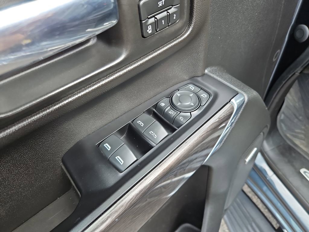 Used 2020 Chevrolet Silverado 2500 LTZ w/ LTZ Convenience Package image 29