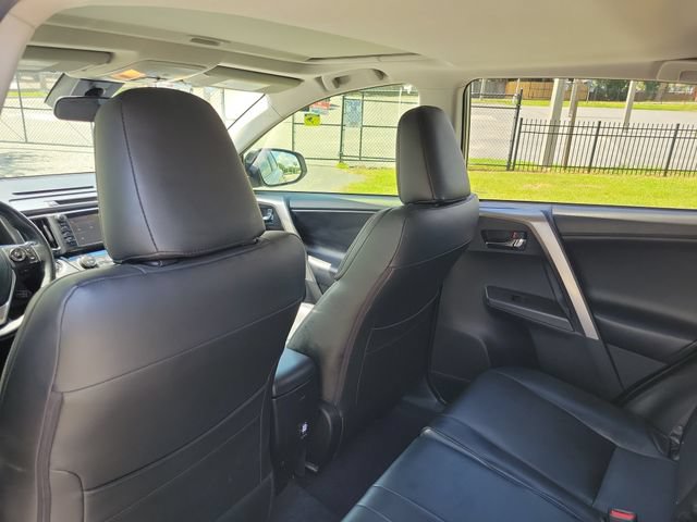 Used 2018 Toyota RAV4 XLE FWD image 12