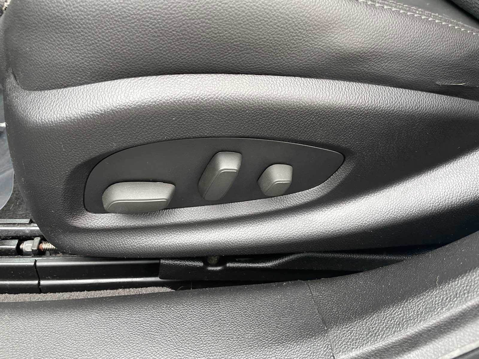 Used 2014 Chevrolet Impala LT image 10