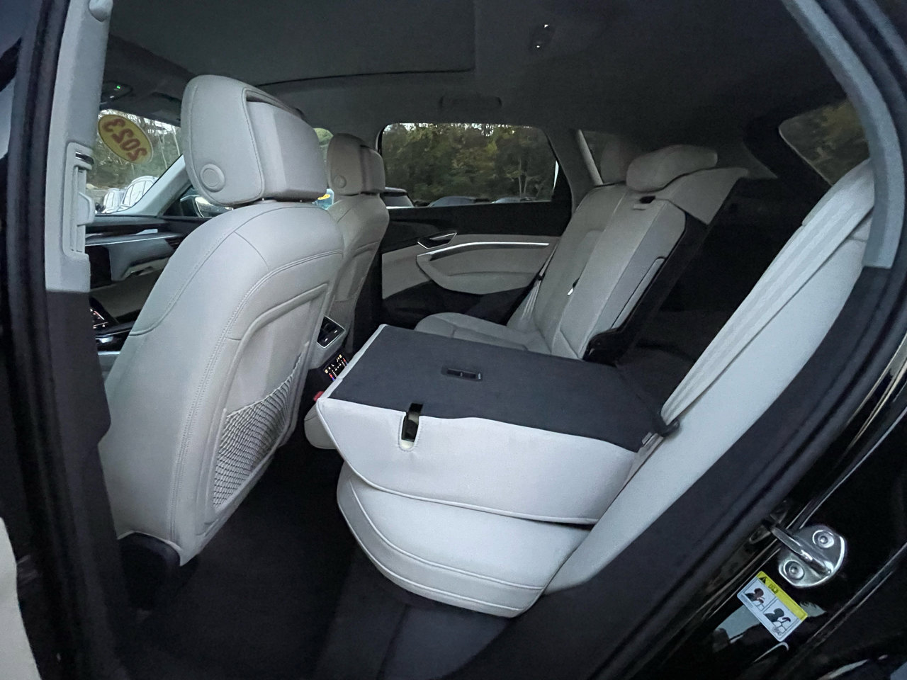 Used 2023 Audi e-tron Premium w/ Convenience Plus Package image 57