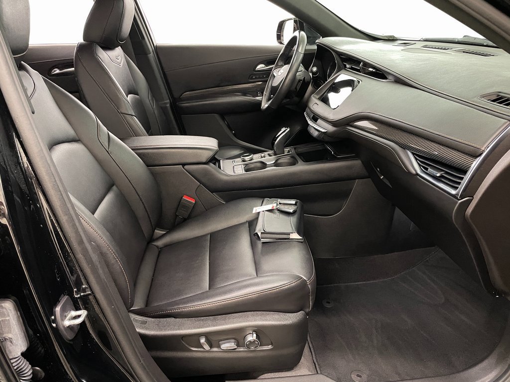 Certified 2023 Cadillac XT4 Sport w/ LPO, Onyx Lite Package image 37