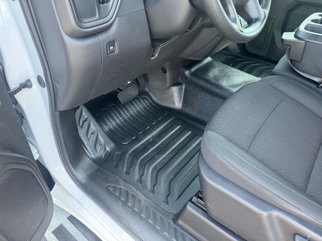 Used 2025 Chevrolet Silverado 1500 W/T RWD image 14
