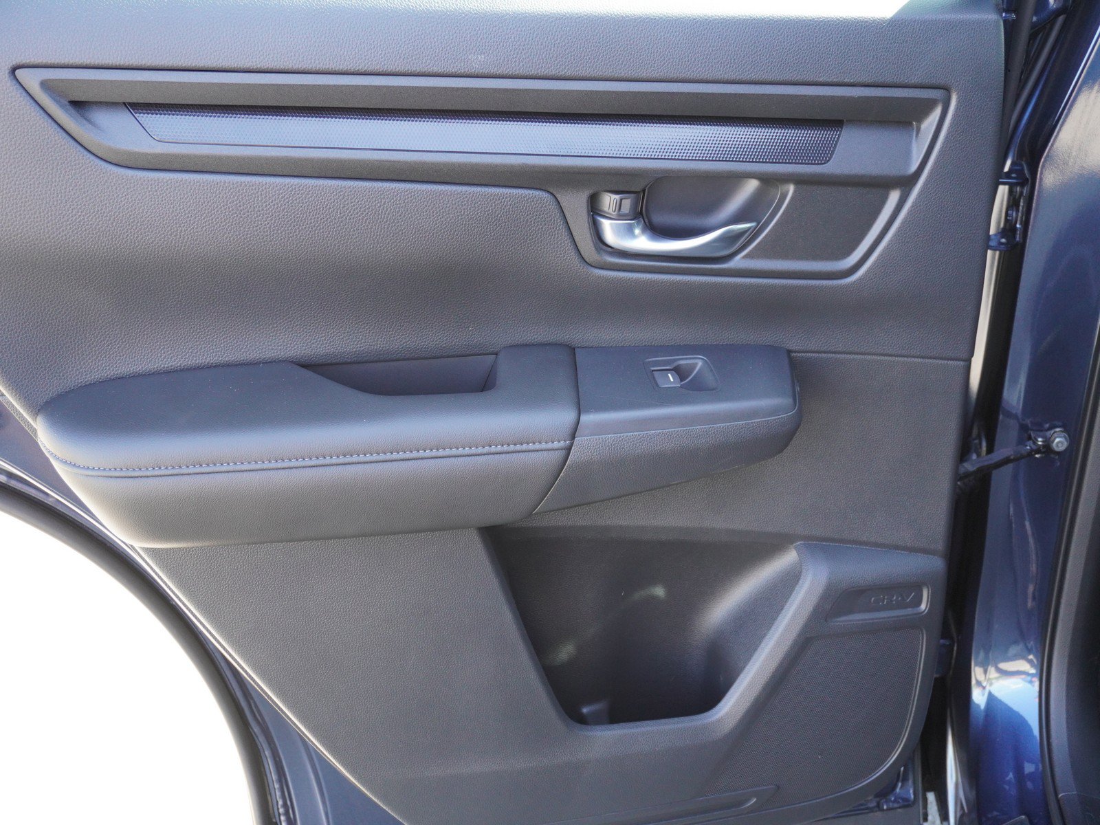 Used 2025 Honda CR-V EX image 11