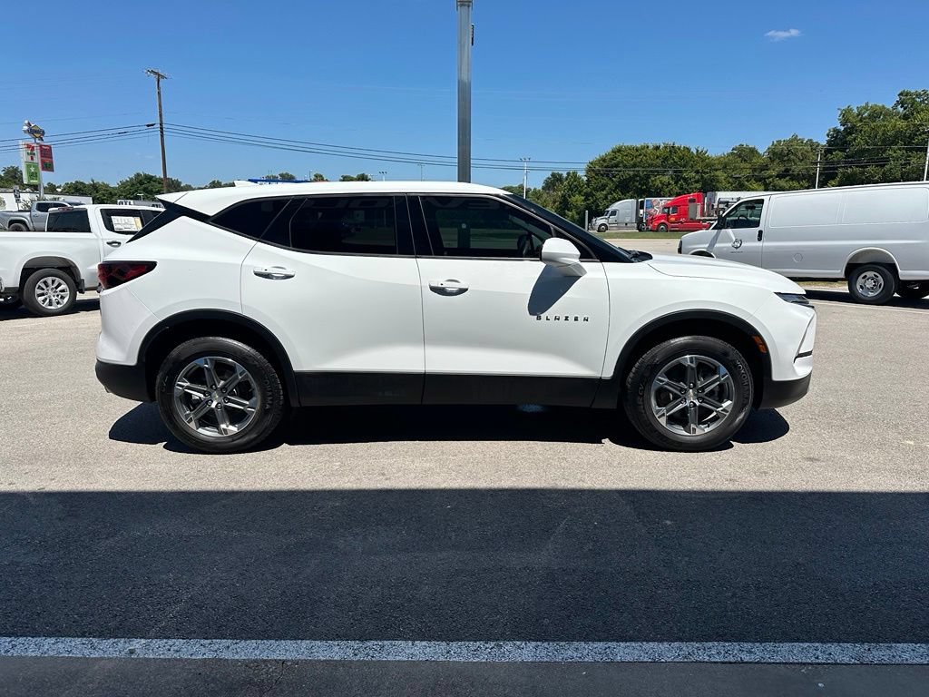 Used 2023 Chevrolet Blazer LT FWD image 7
