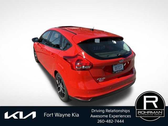 Used 2017 Ford Focus SEL w/ Cold Weather Package FWD image 3