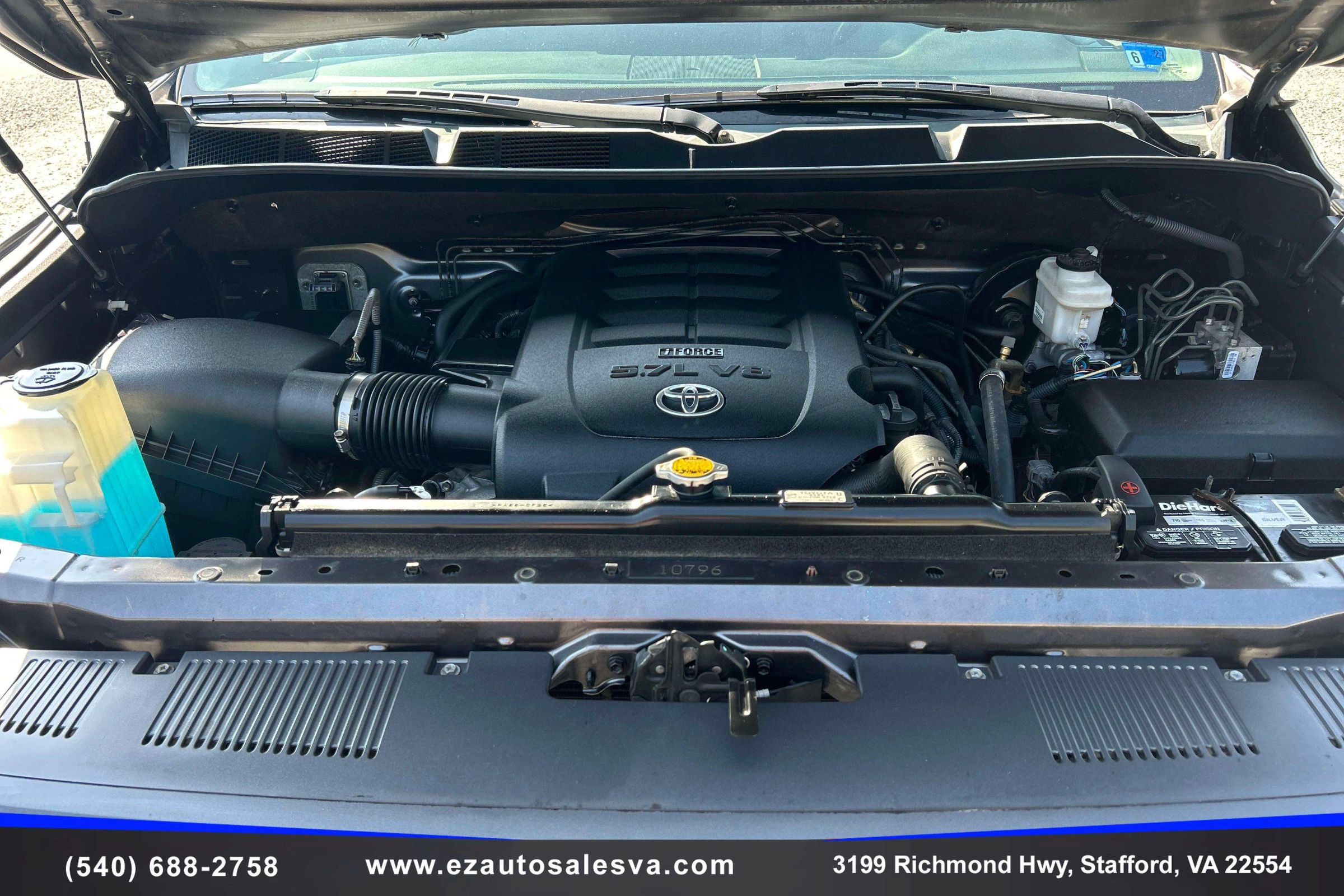 Used 2015 Toyota Tundra SR5 w/ TRD Off Road Package AWD/4WD image 12