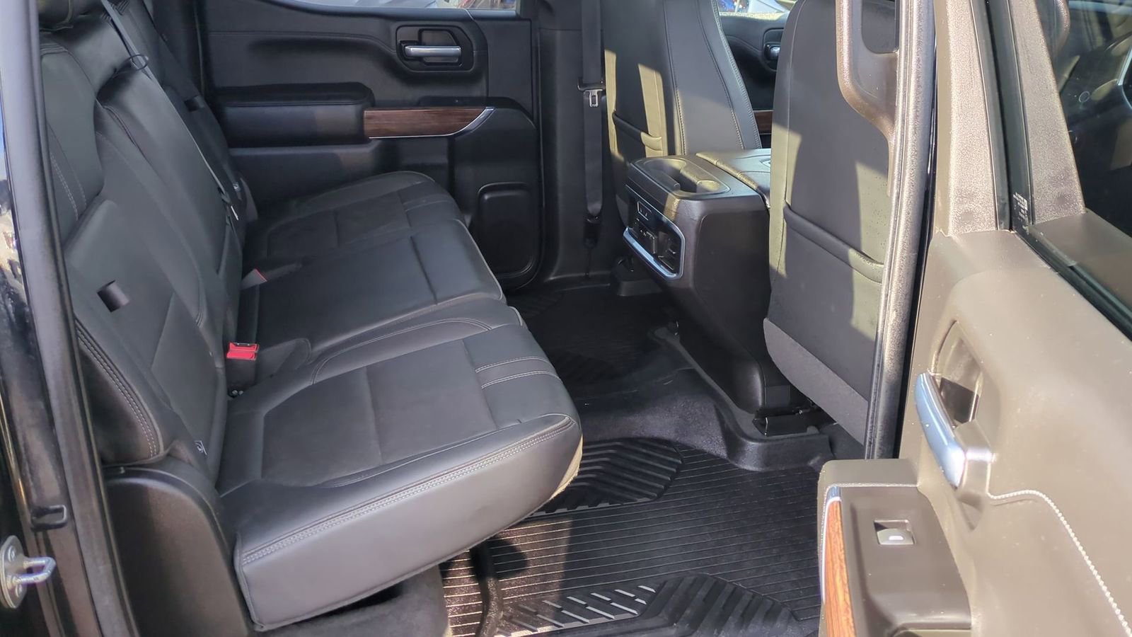 Used 2021 Chevrolet Silverado 1500 High Country w/ Technology Package image 23