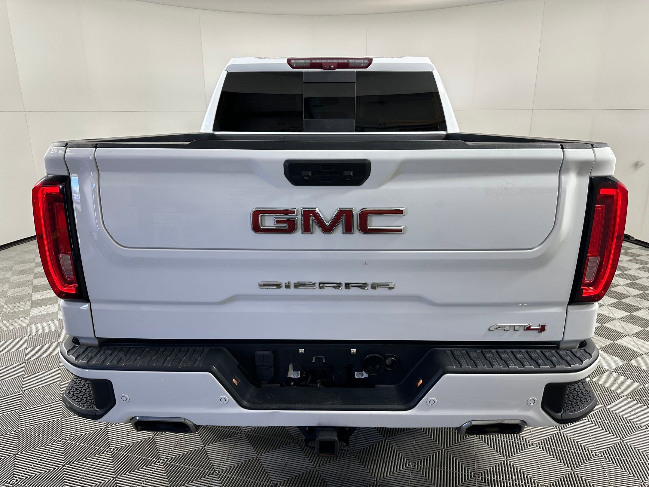 Used 2022 GMC Sierra 1500 AT4 w/ AT4 Premium Package image 9
