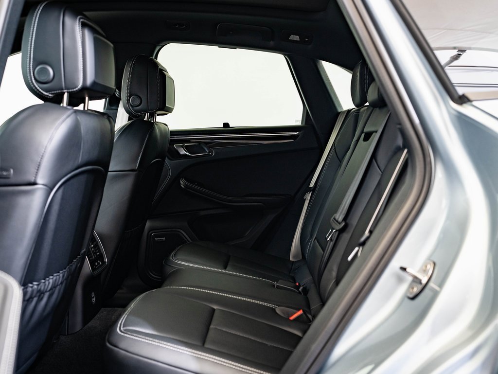 New 2026 Porsche Macan Turbo image 46