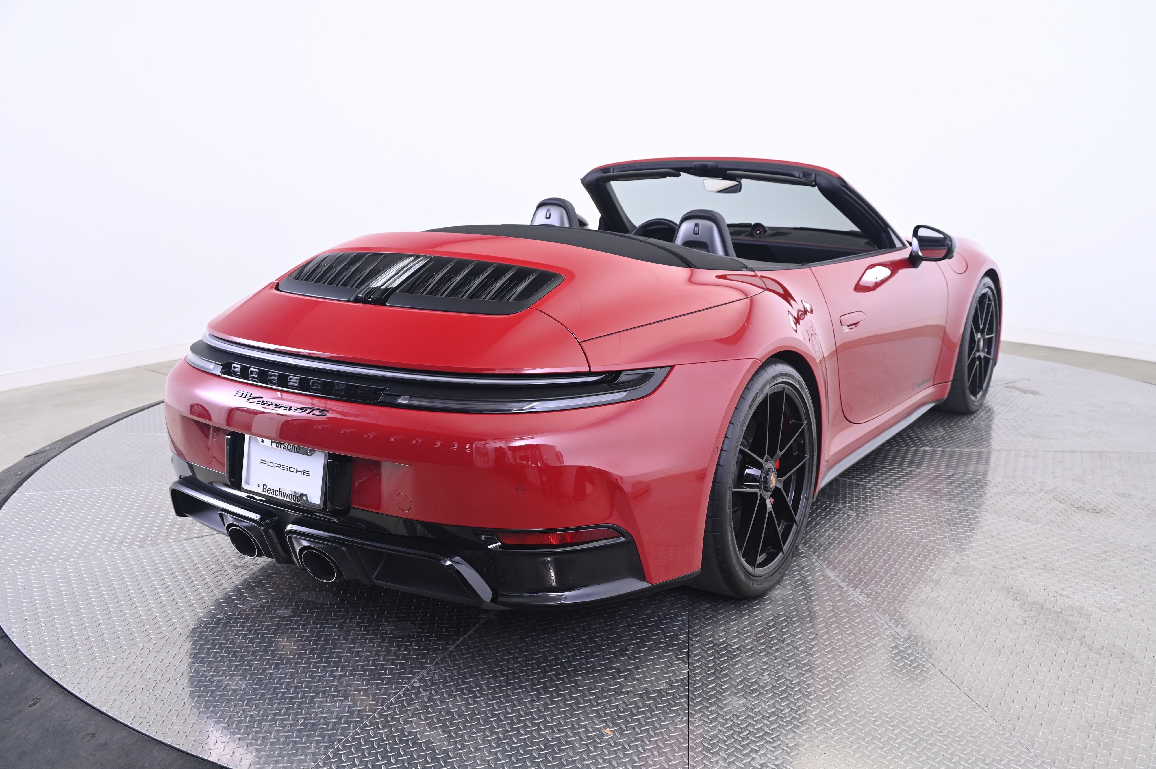 Certified 2025 Porsche 911 Carrera GTS RWD image 7
