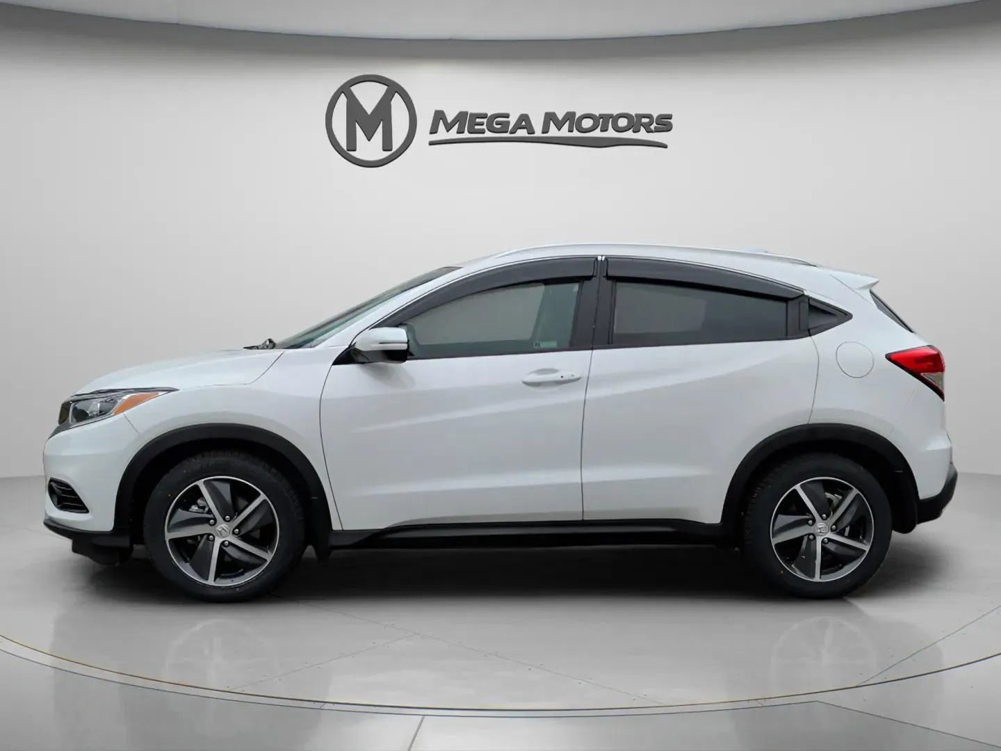 Used 2022 Honda HR-V EX image 2