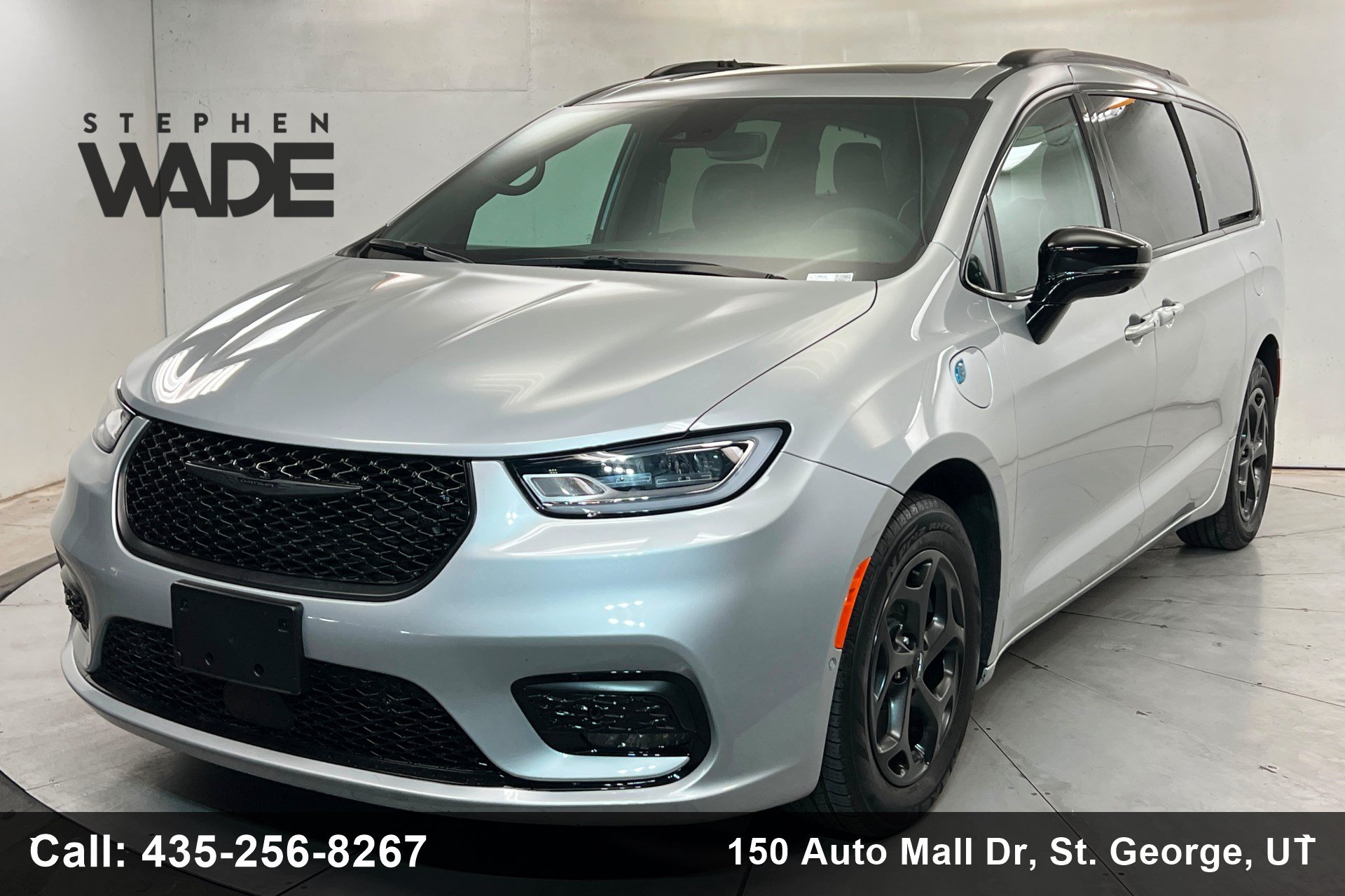 Used 2024 Chrysler Pacifica Premium