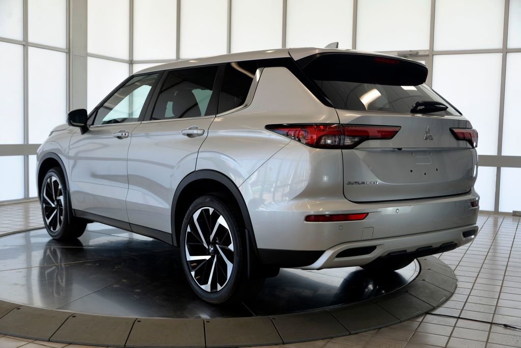 Used 2022 Mitsubishi Outlander SE AWD/4WD image 7