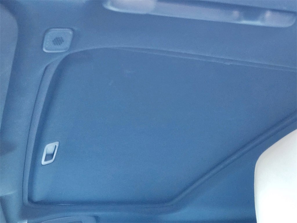 Used 2025 Toyota Camry SE image 19