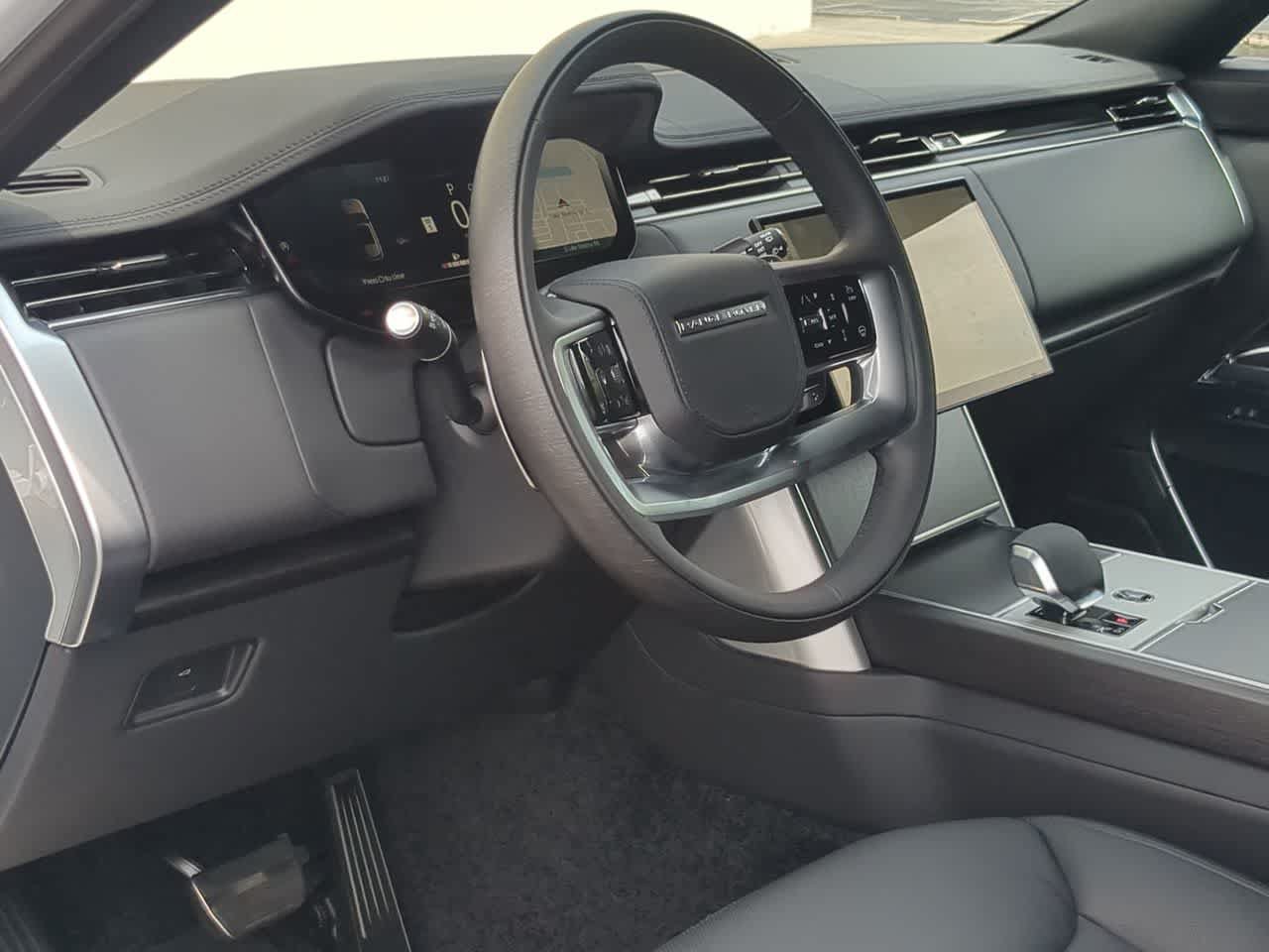 New 2026 Land Rover Range Rover Long Wheelbase SE AWD/4WD image 10