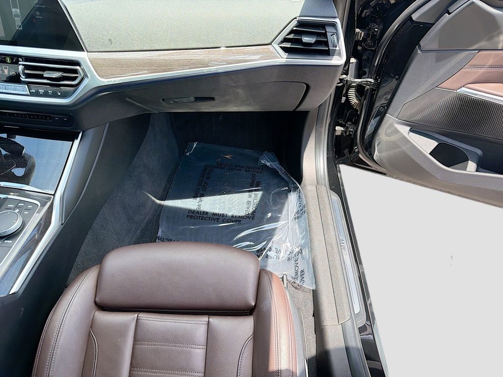 Used 2020 BMW 330i Sedan w/ Premium Package RWD image 16