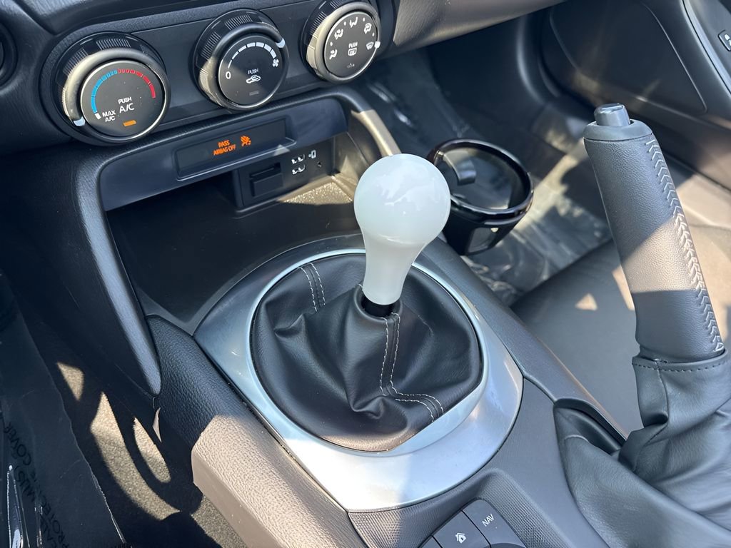 Used 2021 MAZDA MX-5 Miata Sport w/ Appearance Package image 15